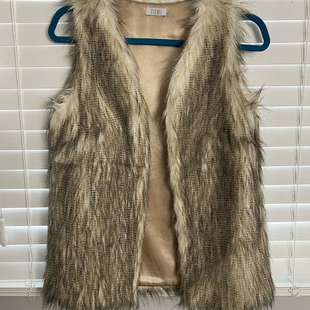 Tobi Faux Fur Vest